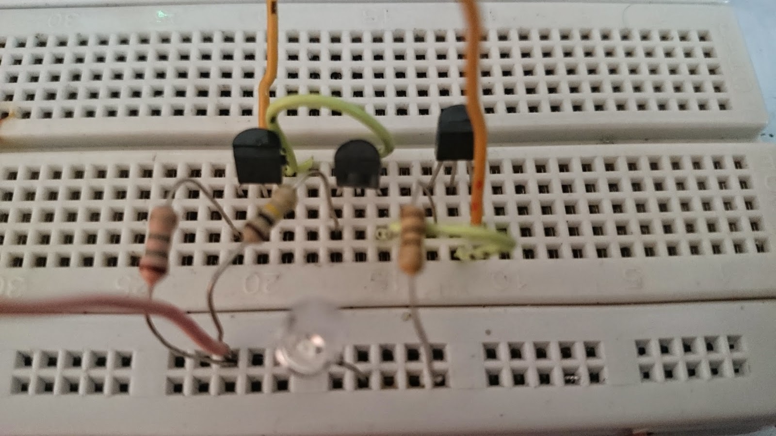AC live wire detector without IC ~ Simple Projects